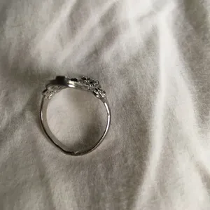 Silver colored ring thumbnail 3
