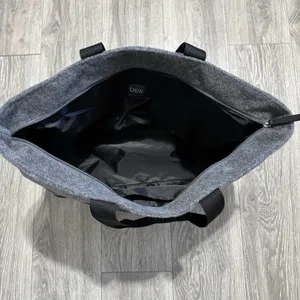 DSW Gray Textured Felt Weekender Tote‎ Travel Bag With Compartment 18x16x7 in thumbnail 9