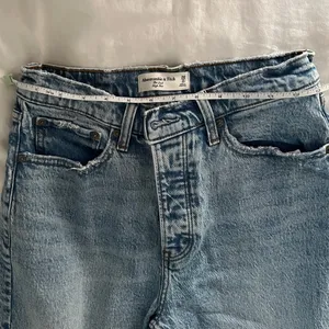 Abercrombie High Rise Dad Jean thumbnail 3