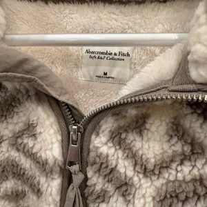 Abercrombie & Fitch Sherpa Half Zip Pullover Aztec Print Gray Hoodie M thumbnail 3