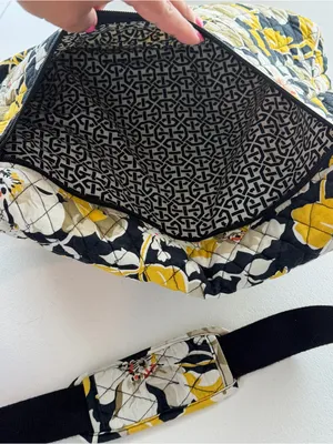 Vera Bradley Dogwood Floral Pattern Quilted Messenger Boho Bag thumbnail 4