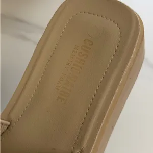 Cushionare Elegant Tan Slide Sandals thumbnail 2