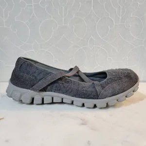 Skechers Womens Mary Jane Shoes 8 Gray Comfort Non-Slip Sneakers Memory Foam thumbnail 4