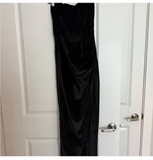 Bardot Strapless Black Dress with High Slit thumbnail 3