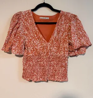Abercrombie & Fitch Rust and White Floral V-Neck Smocked Crop Blouse thumbnail 1