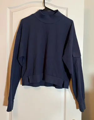 All In Motion Women’s Size M Cropped Grey French Terry thumbnail 1