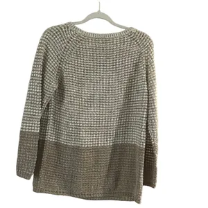 Brown Sweater Size Medium thumbnail 8