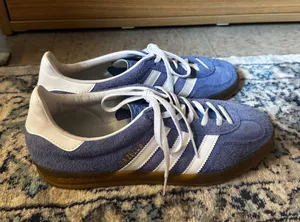 Never worn blue fusion adidas gazelles thumbnail 1