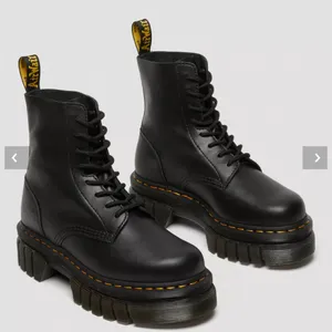 Dr. Martens‎ Audrick 8 Eye Nappa Leather Lace Up Boots 6 NWT thumbnail 2