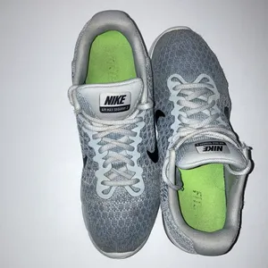 NIKE AIR MAX SEQUENT 2 Women’s RUNNING SHOES Women’s Size 8.5 thumbnail 9