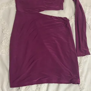 Windsor “Hit the Club” One-Shoulder Purple Mini Dress thumbnail 6