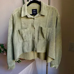 Cotton On Women's Green Cropped Cord Shacket Jacket thumbnail 2