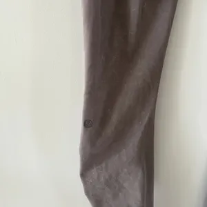 Lululemon Half Moon Inner Glow Tight 28" Leggings Size 8 thumbnail 4