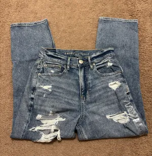 NWT American Eagle Medium Wash Boyfriend Jeans thumbnail 3