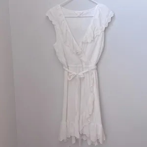 Lauren Conrad White Dress with Tie Belt Size Medium thumbnail 2