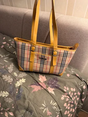 Burberry Yellow Trim Classic Check Shoulder Bag thumbnail 4