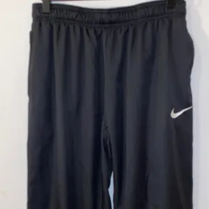NWT!! Nike Dry Lightweight Wind Resistant Training Pants Size Small thumbnail 3