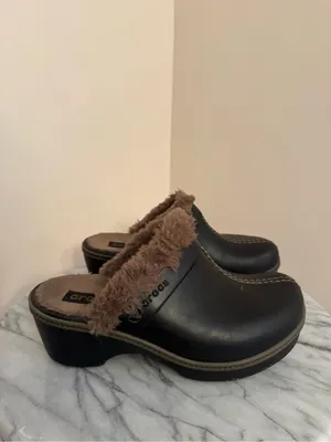 Crocs Cobbler EVA Lined Clogs Women’s Size 6 Black Faux Fur Comfort Shoes thumbnail 2