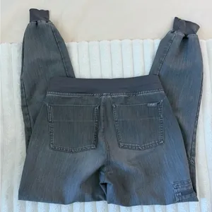 FIGS Heather Gray Technical Joggers thumbnail 6