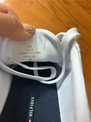 Brand new Tommy Hilfiger Women Sneakers size 7.5 thumbnail 6