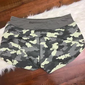 Lululemon Speed Up Shorts Size 14 Camo 4” Swift Liner Removed thumbnail 2