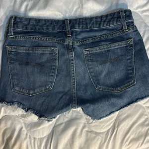 Gap Jean Shorts Waist 28 inches thumbnail 2