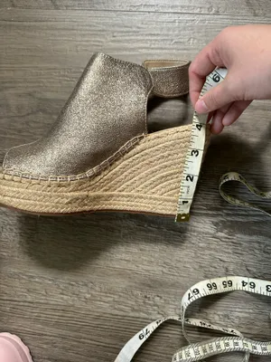 Kenneth Cole Heels Wedge Gold Size 6.5 thumbnail 6