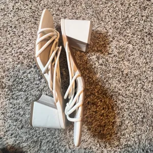 Nine West Gainer White Strappy Block Heel Sandals Square Toe‎ Mules Womens 8M thumbnail 4