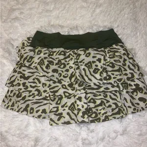 Aerie Green Patterned Athletic Animal Print Skirt size XL thumbnail 5