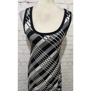 Calvin Klein Women's Sleeveless Maxi Dress in a black and white plaid Size 4 thumbnail 2