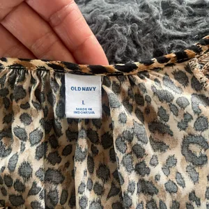 OLD NAVY LEOPARD PRINT DRESS WITH LONG SLEEVES size L thumbnail 2
