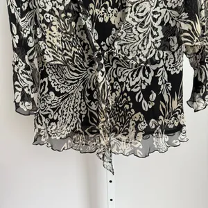 New York City Design‎ Co. VTG Y2K 100% Silk dark romantic Floral Blouse Size thumbnail 3