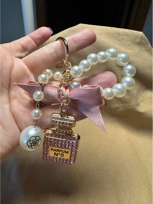 Elegant Parfum No. 5 Pink Crystal Keychain Pearls and Bow thumbnail 3