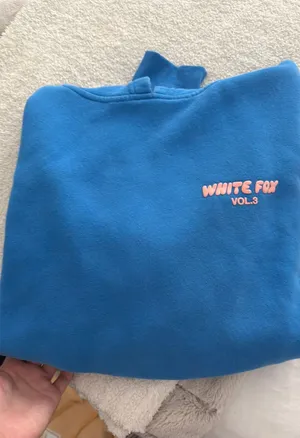 White Fox Boutique thumbnail 1