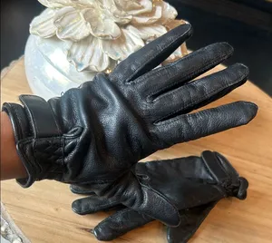 Gates Black Genuine Leather Velcrow Fastener Gloves thumbnail 1