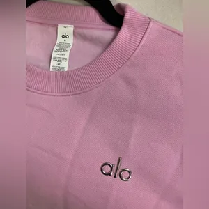 ALO Yoga NWT Accolade Crewneck Pullover Candy Heart Pink Size M SOLD OUT thumbnail 8