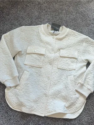 Le Lis Ivory Quilted Bomber Jacket thumbnail 2