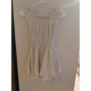 Urban Outfitters Cream Clip Dot Smocked Waist Ruffle Romper‎ Womens Small thumbnail 4