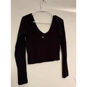 Lululemon Size 8‎ Black Long Sleeve Align Top Cropped Scoop Neck Workout Nulu thumbnail 2
