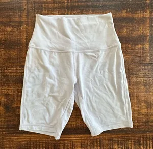 Lululemon Align High Rise 8” inseam shorts in Pastel Blue- Like New thumbnail 10