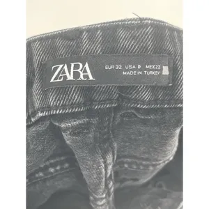 Zara Mom Jeans Size 0 Black‎ Faded High Rise Tapered Barrel Leg Pleated Q0004 thumbnail 2