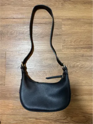 Black Pebbled Faux Leather Shoulder Bag Hobo Purse Gold Hardware Zip Top thumbnail 4
