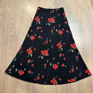 Vtg Old Navy Floral Rose Print Maxi Skirt Black Red Size 6 A Line Midi thumbnail 1