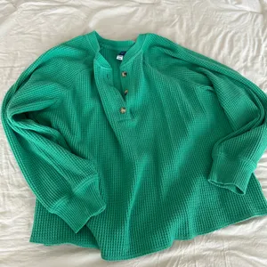 Green old navy waffle Henley  thumbnail 2