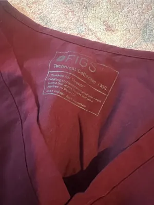 Figs xxl burgundy top thumbnail 9