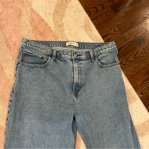 Abercrombie & Fitch High Rise 90s Relaxed Jeans thumbnail 4