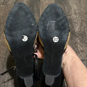 Elegant Black and Gold Women's Shoes thumbnail 3