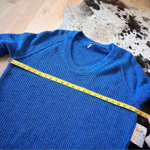 FREE PEOPLE NWT Blue‎ Cerulean Oversized Knit Sweater Size Small thumbnail 8