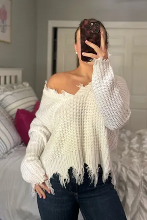 White sweater Size M thumbnail 1