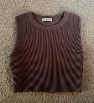 Excellent condition Aritzia Babaton Light Purple/ Mauve Tank Top size S thumbnail 1